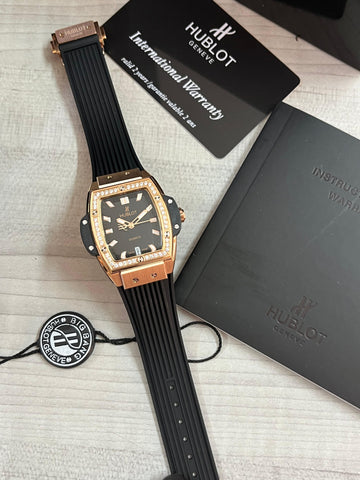 Master Copy: Hublot Spirit of Big Bang King Gold Diamonds – A Luxurious Timepiece