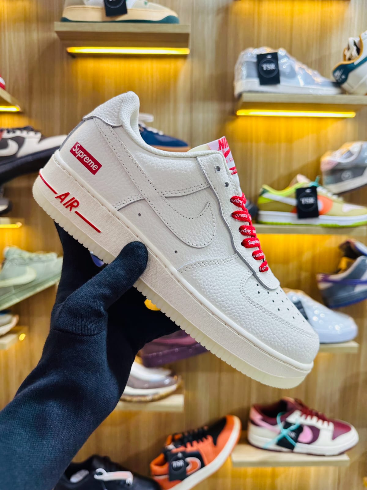 Master Copy: Nike Air Force 1 Low Supreme – Iconic Collaboration with Supreme