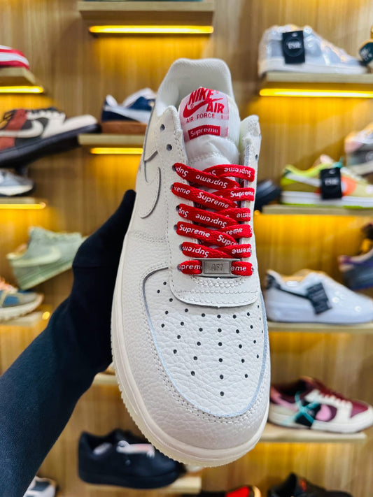 Master Copy: Nike Air Force 1 Low Supreme – Iconic Collaboration with Supreme